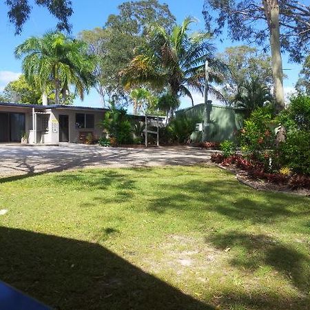 Greenacres Motel / Van Park Benaraby Buitenkant foto
